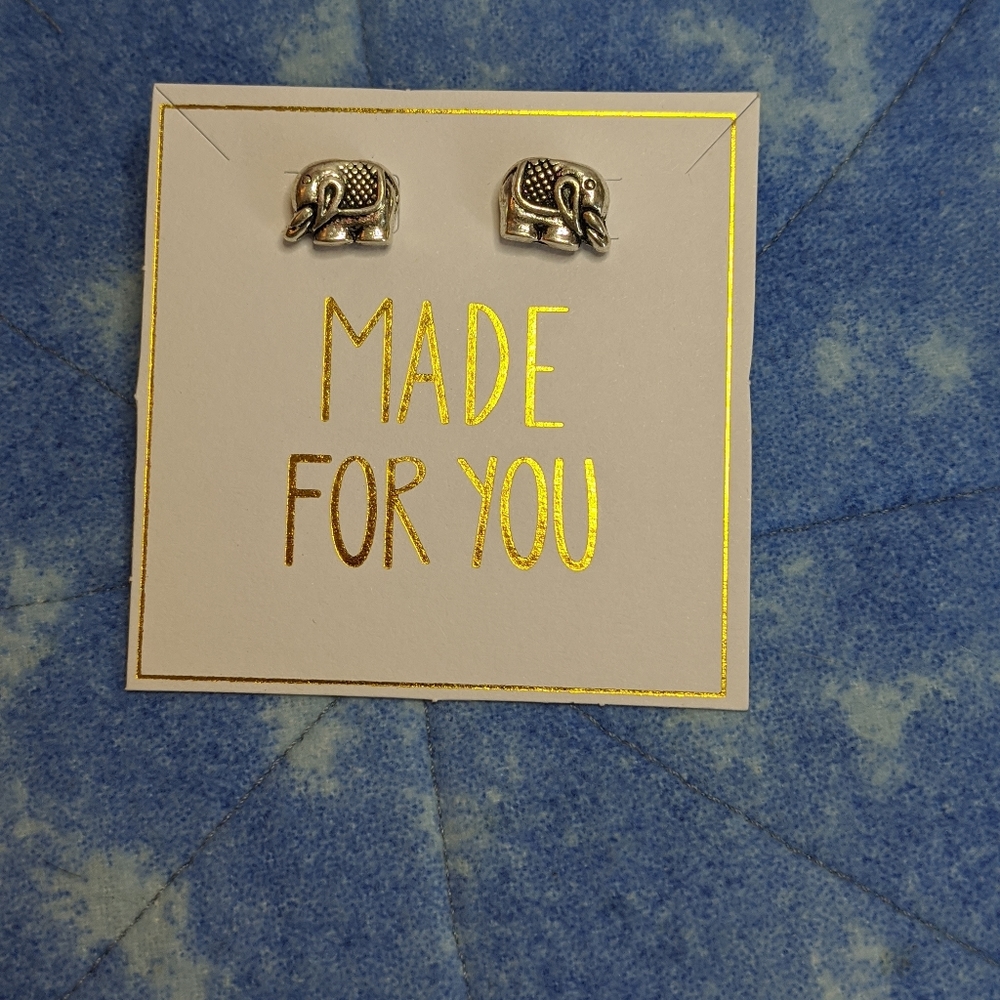 Earrings - Picture 5 of 6